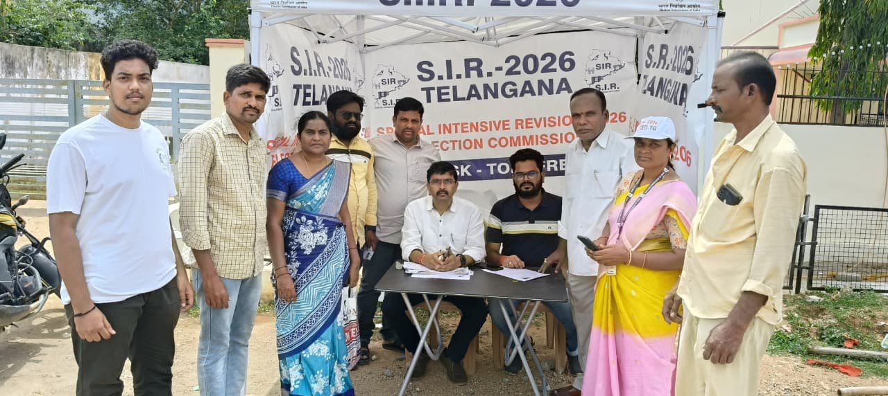 దేవరకొండలో ఓటర్ల కోసం ప్రత్యేక 'హెల్ప్ డెస్క్' ప్రారంభం